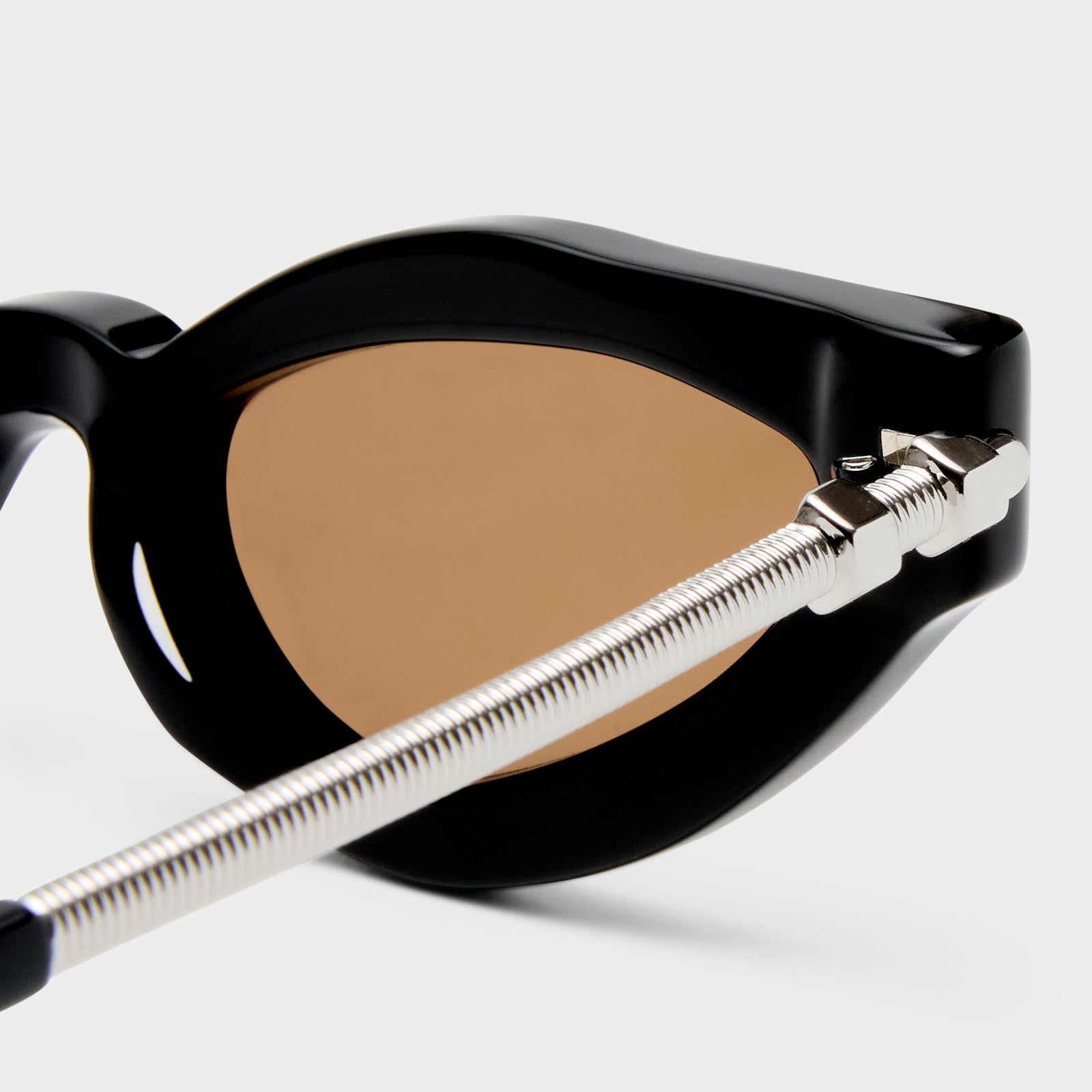 Freigeist Scratched Black Uni-Sex Cat-Eye Sunglasses | Le Specs