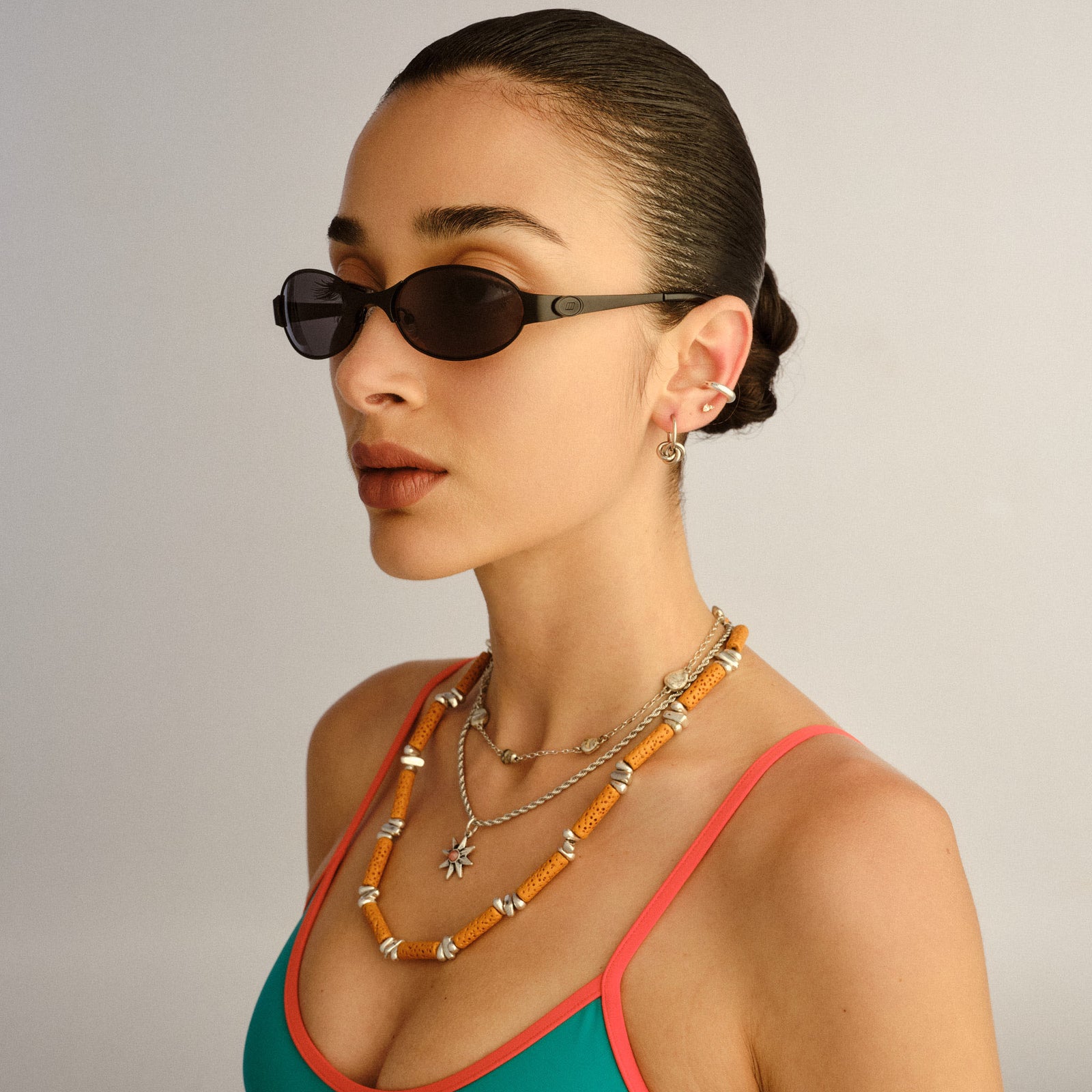 Frostbite Matte Black Uni-Sex Oval Sunglasses | Le Specs