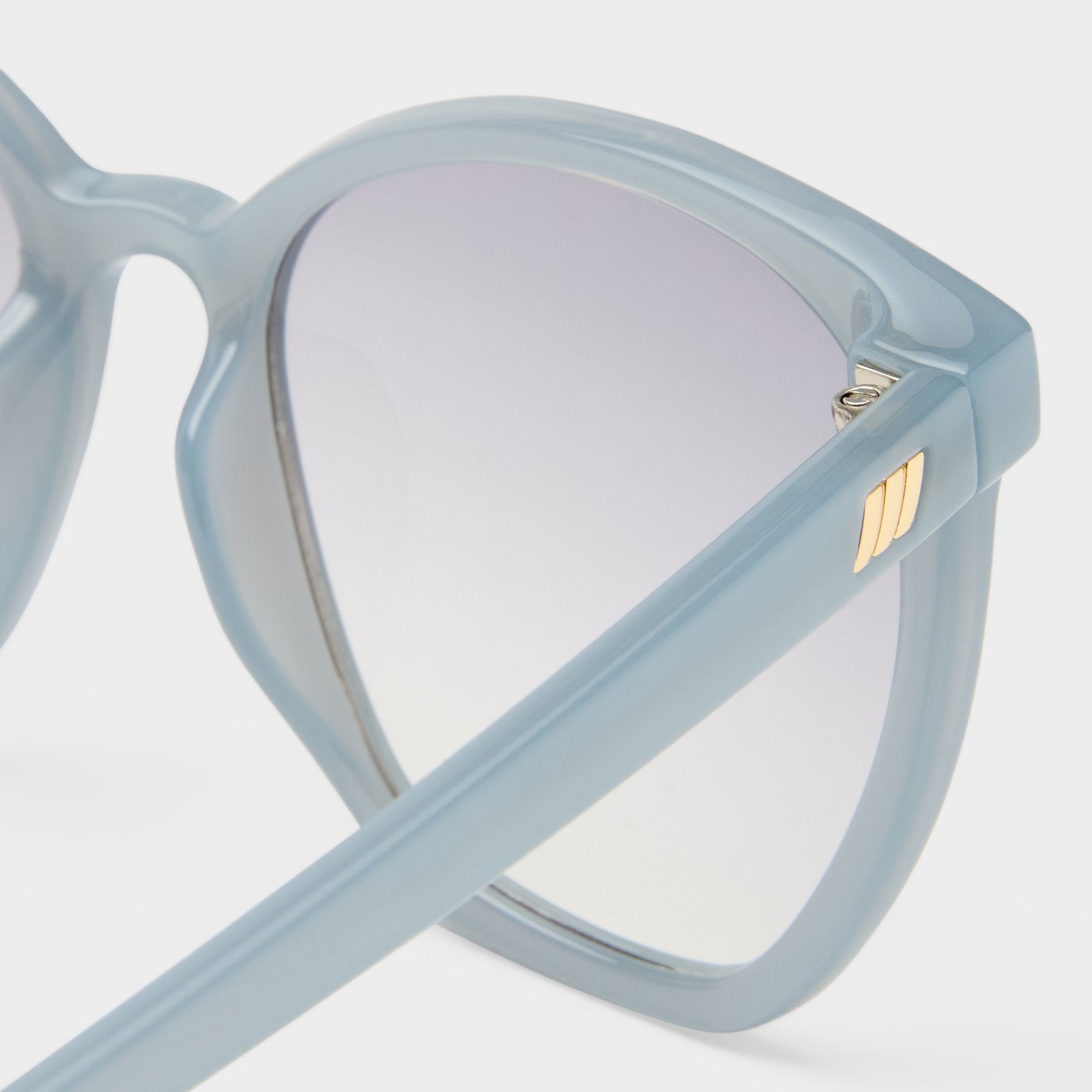 Nirvana Denim Female Cat-Eye Sunglasses | Le Specs