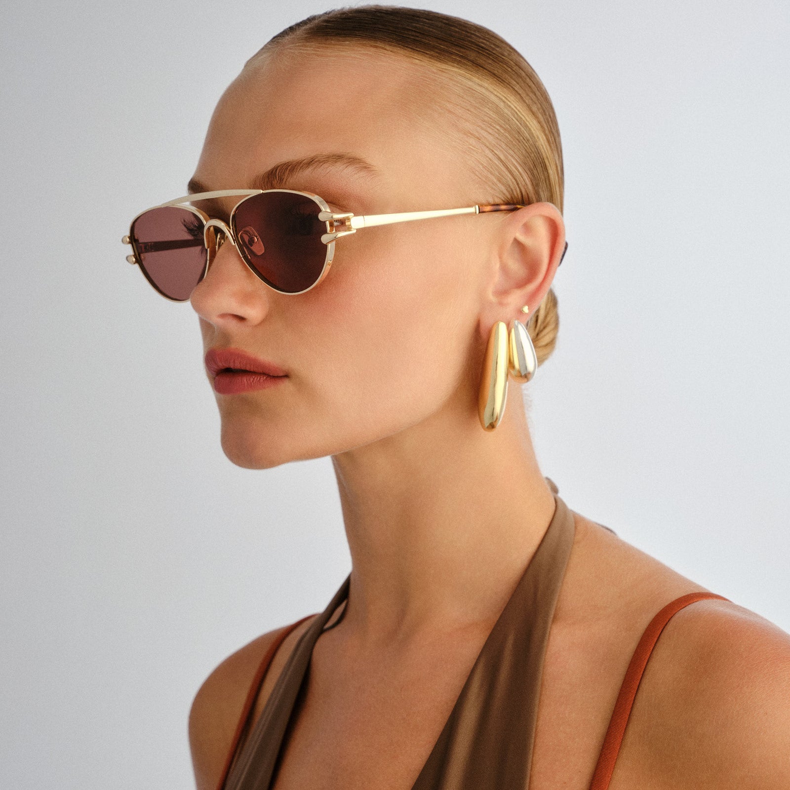 Numero Seis Bright Gold Female Aviator Sunglasses | Le Specs
