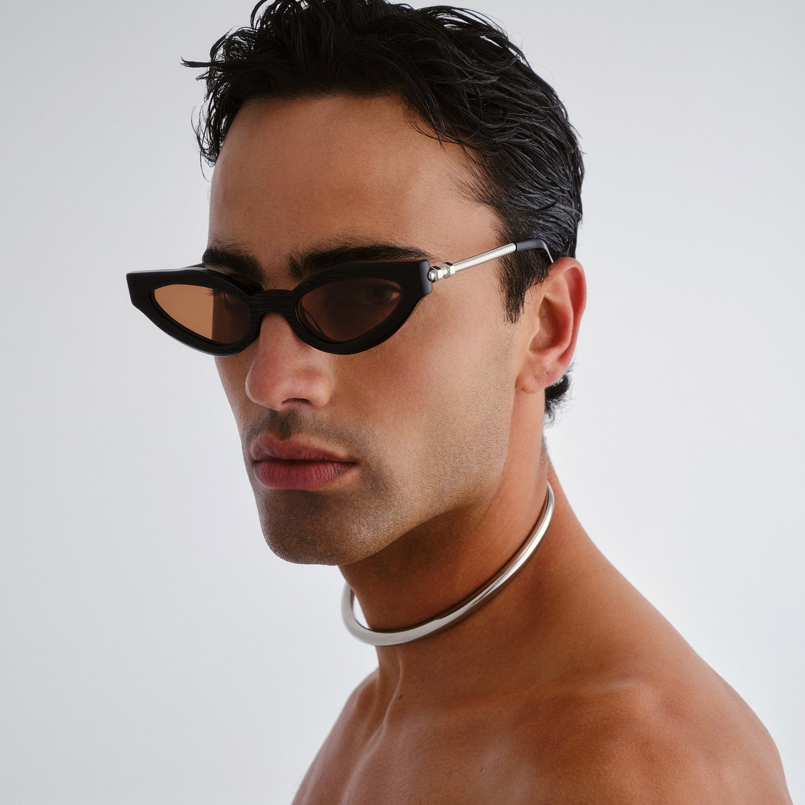 Freigeist Scratched Black Uni-Sex Cat-Eye Sunglasses | Le Specs