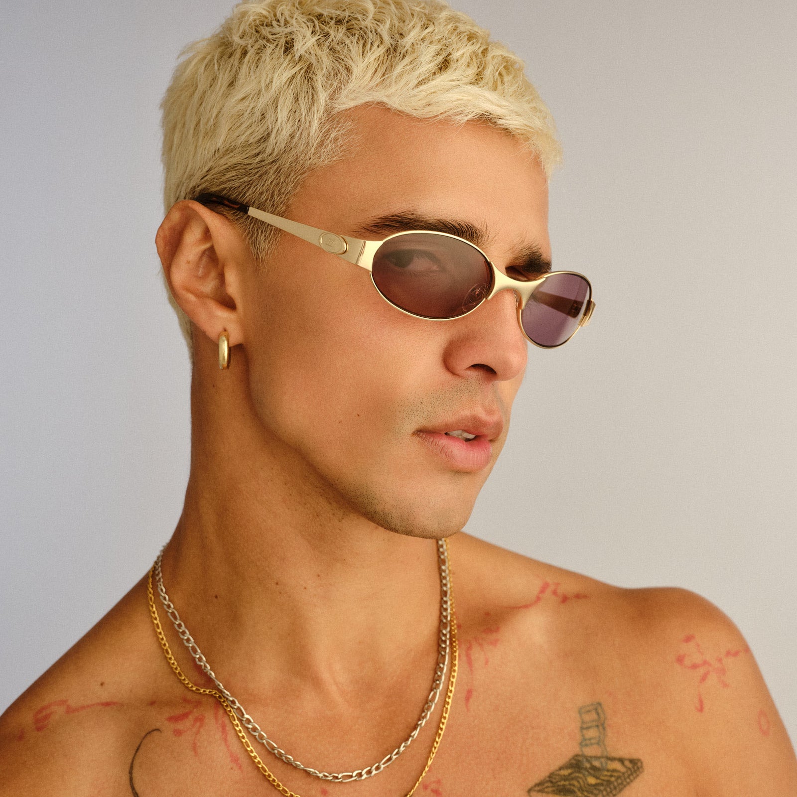 Frostbite Bright Gold Uni-Sex Oval Sunglasses | Le Specs