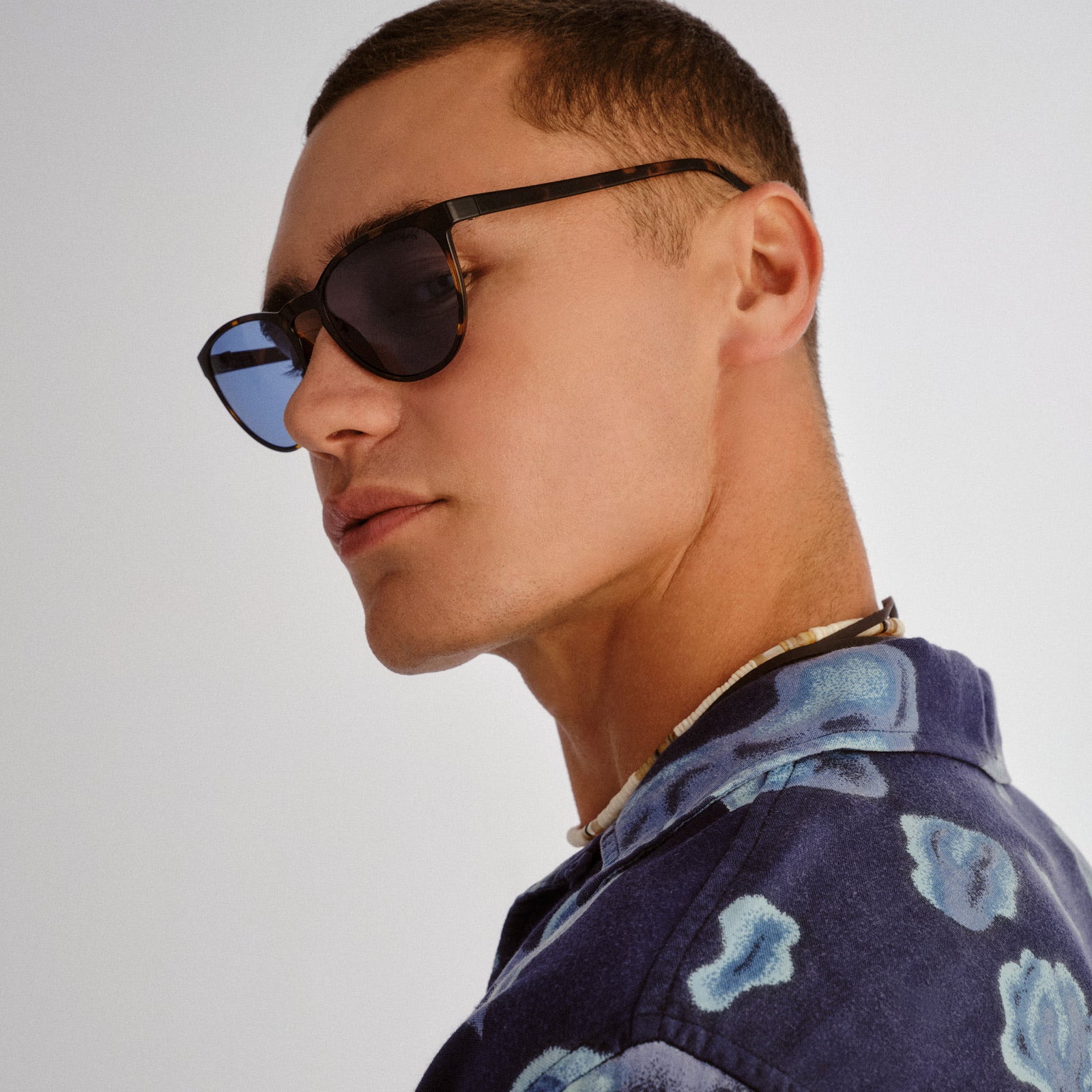 Invincible Tokyo Tort Uni-Sex Round Sunglasses | Le Specs