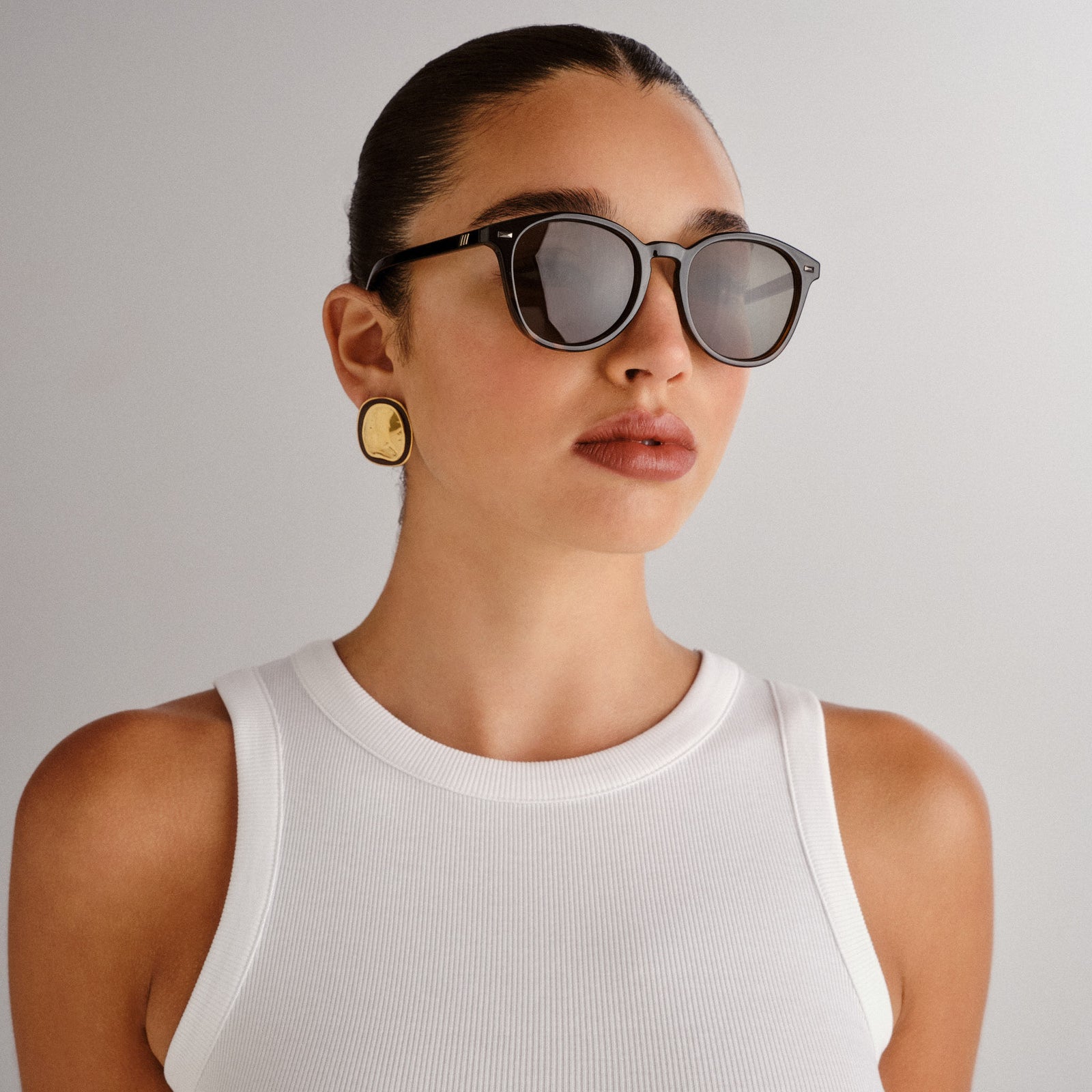Bandwagon Black Tort Uni-Sex Round Sunglasses | Le Specs