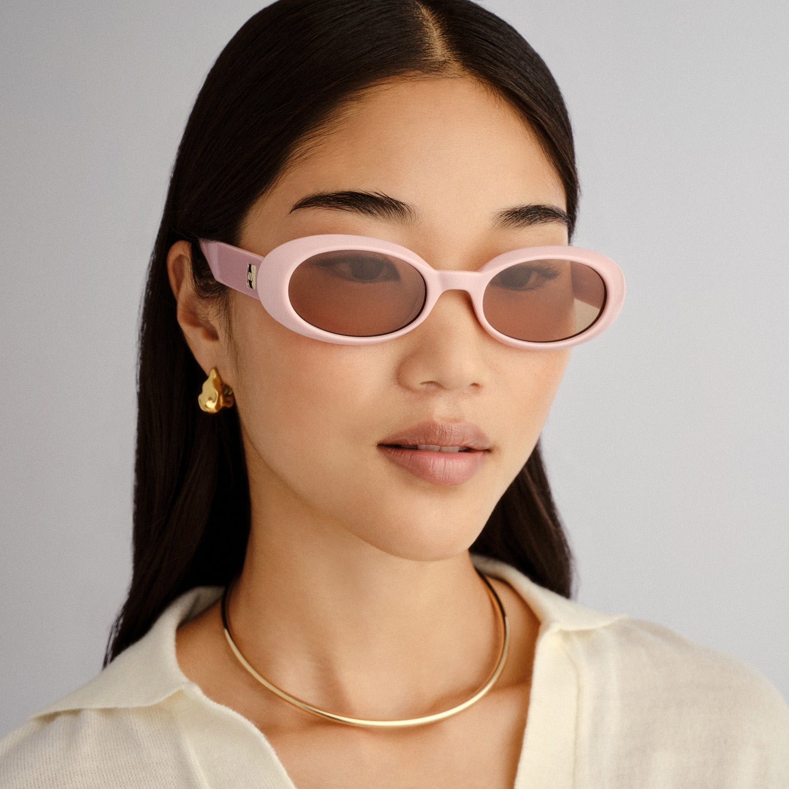 Work It Pink Putty Female Oval Sunglasses | Le Specs
