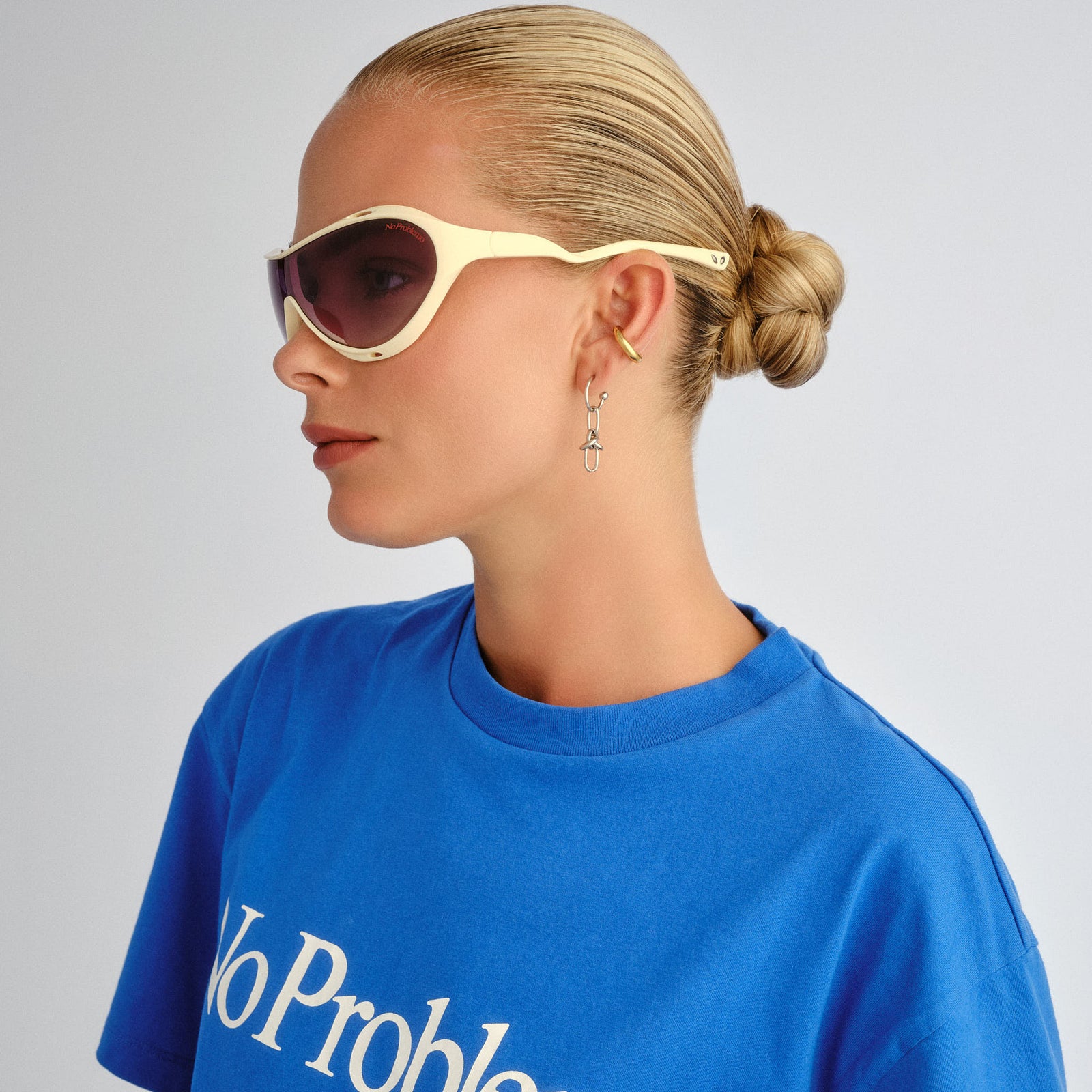 Iris Off White Uni-Sex Shield Sunglasses | Le Specs