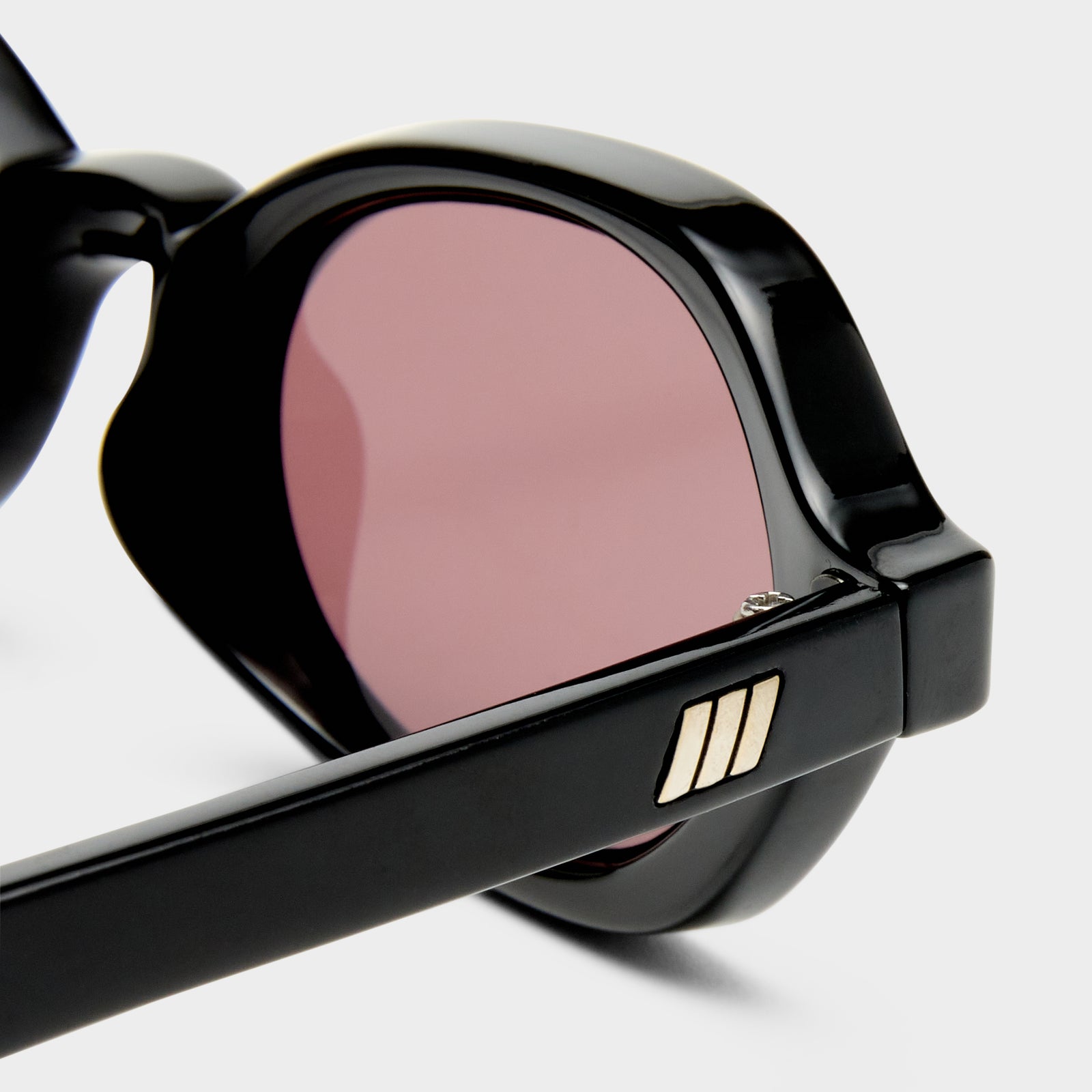 Foundry + Black Uni-Sex Oval Sunglasses | Le Specs