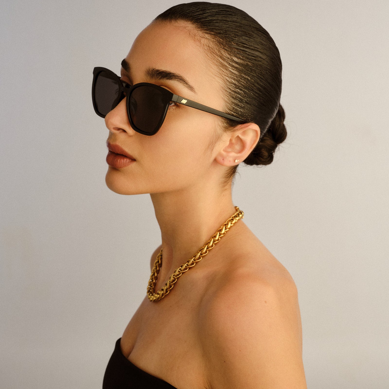 Nirvana Black Female Cat-Eye Sunglasses | Le Specs