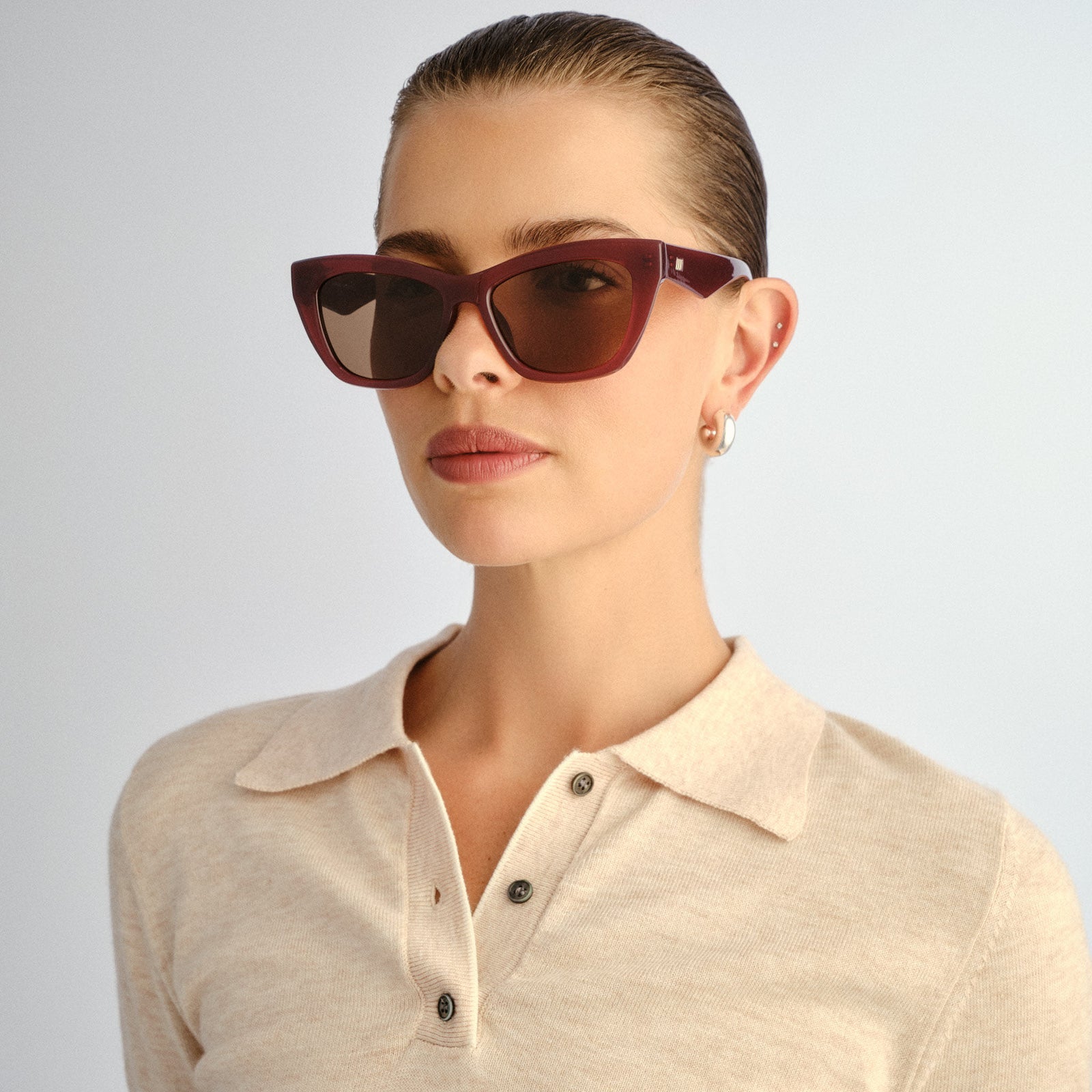 Lumen + Cranberry Female Cat-Eye Sunglasses | Le Specs
