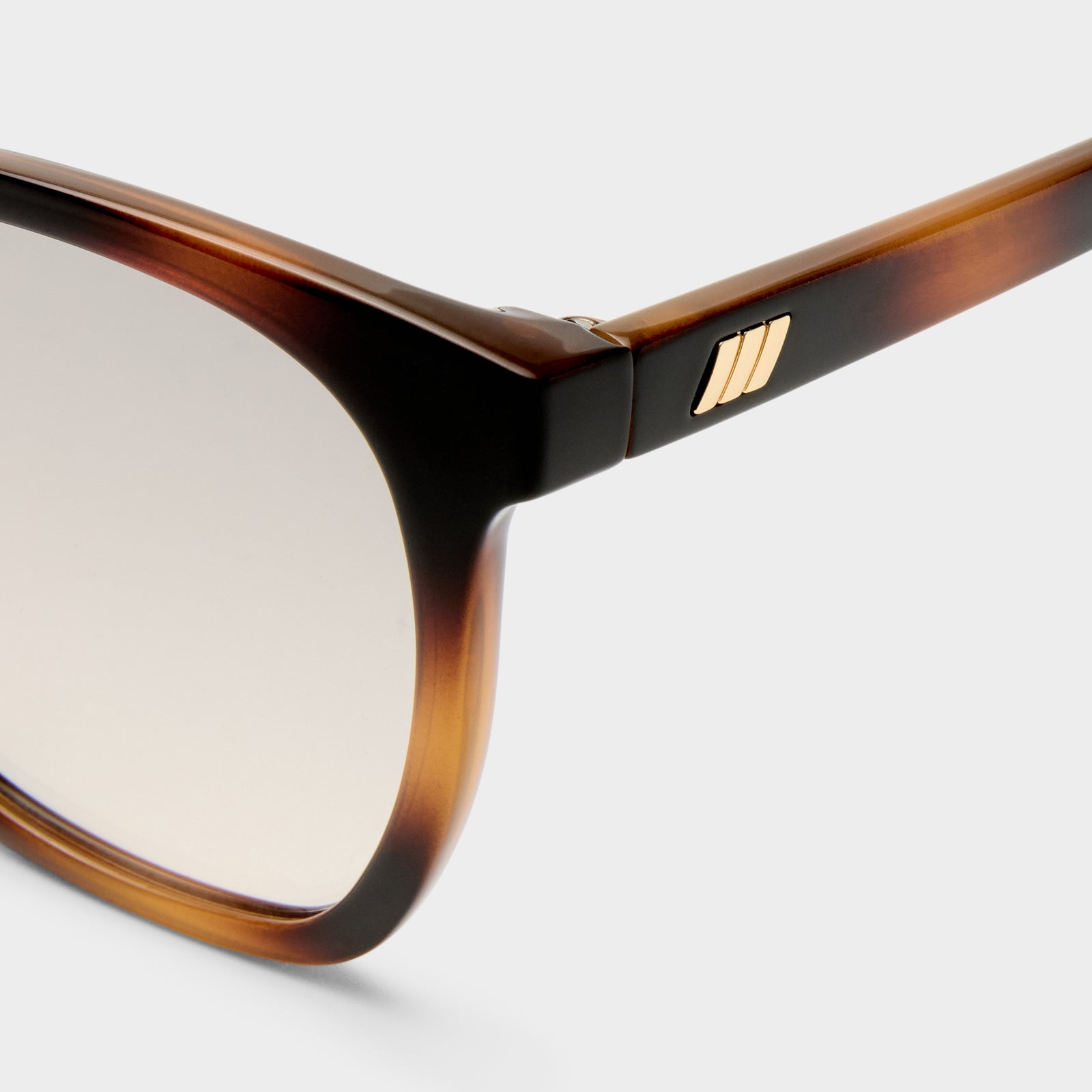 Nirvana Tort Female Cat-Eye Sunglasses | Le Specs