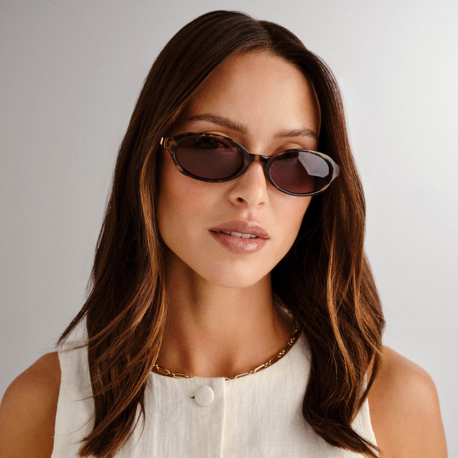 Lunita Tort Female Oval Sunglasses | Le Specs