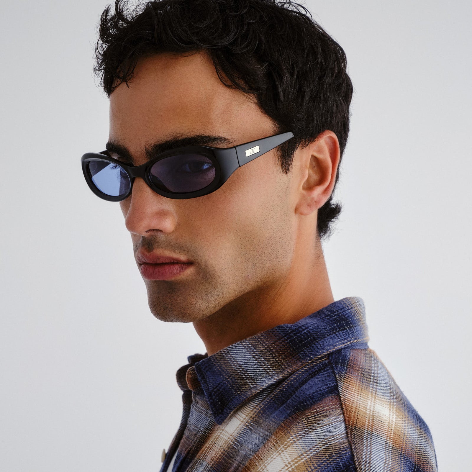 Nightcrawler Black Uni-Sex Wrap Sunglasses | Le Specs
