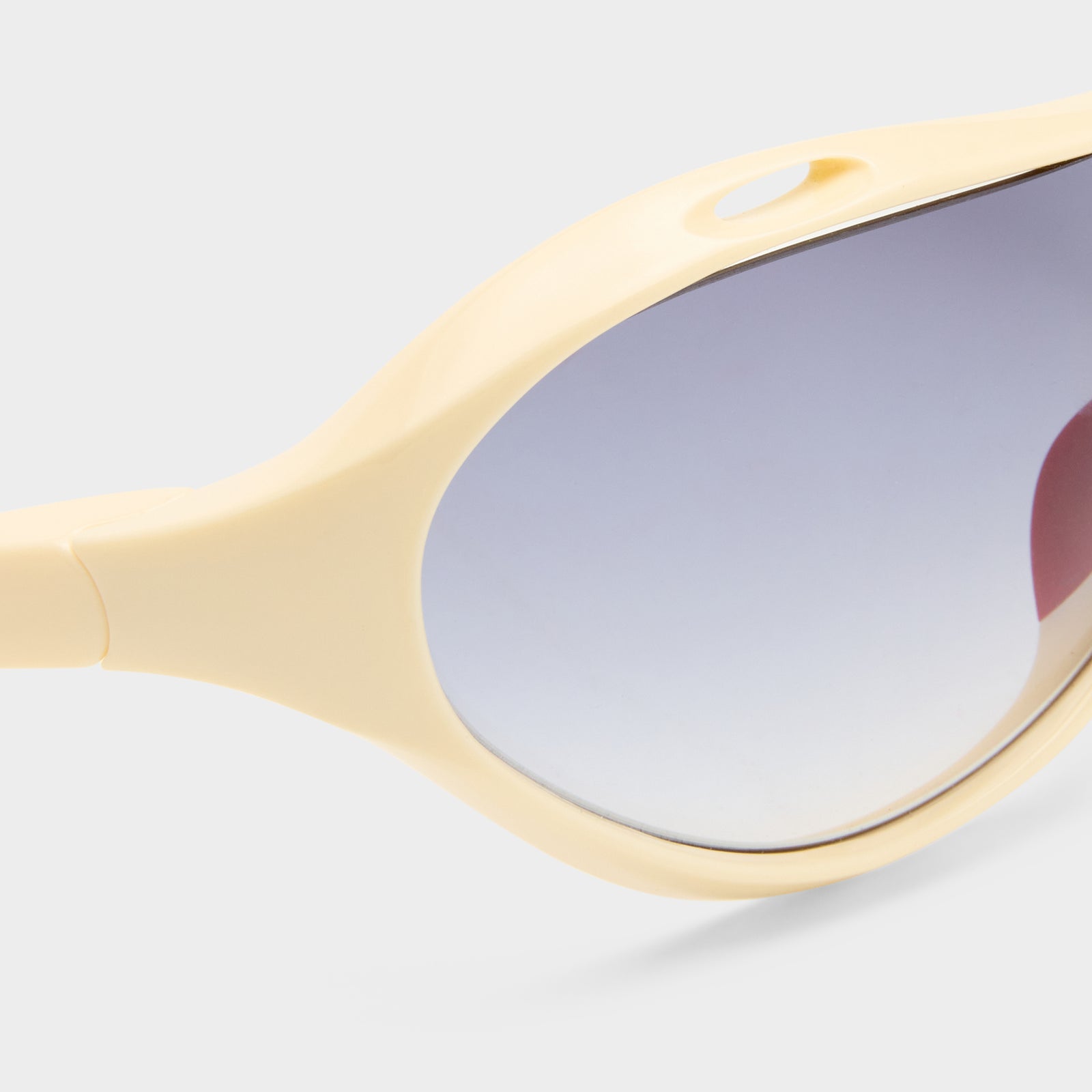 Iris Off White Uni-Sex Shield Sunglasses | Le Specs
