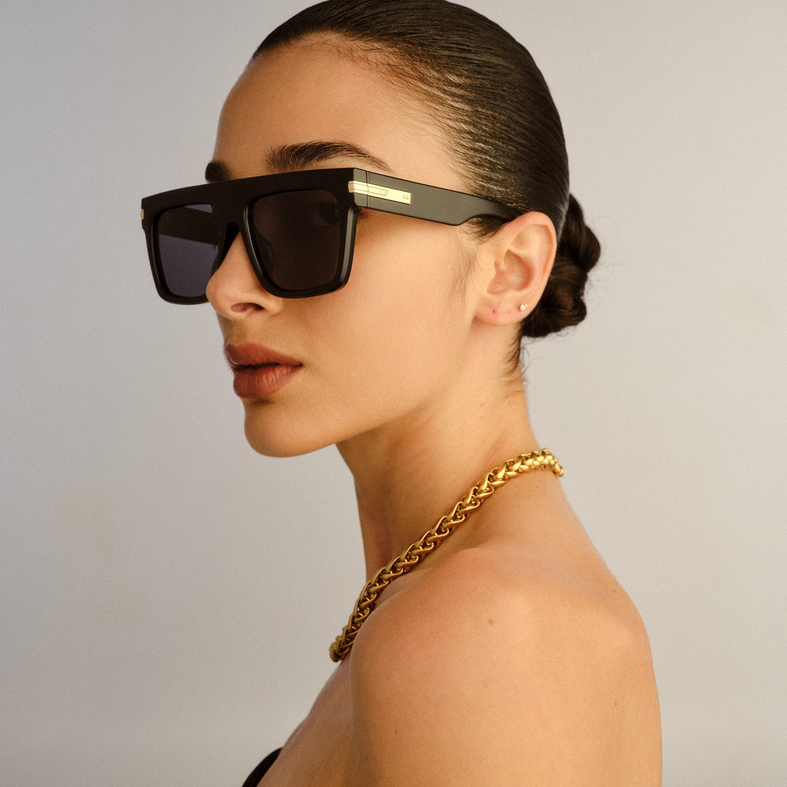 Offside + Black Female Shield Sunglasses | Le Specs