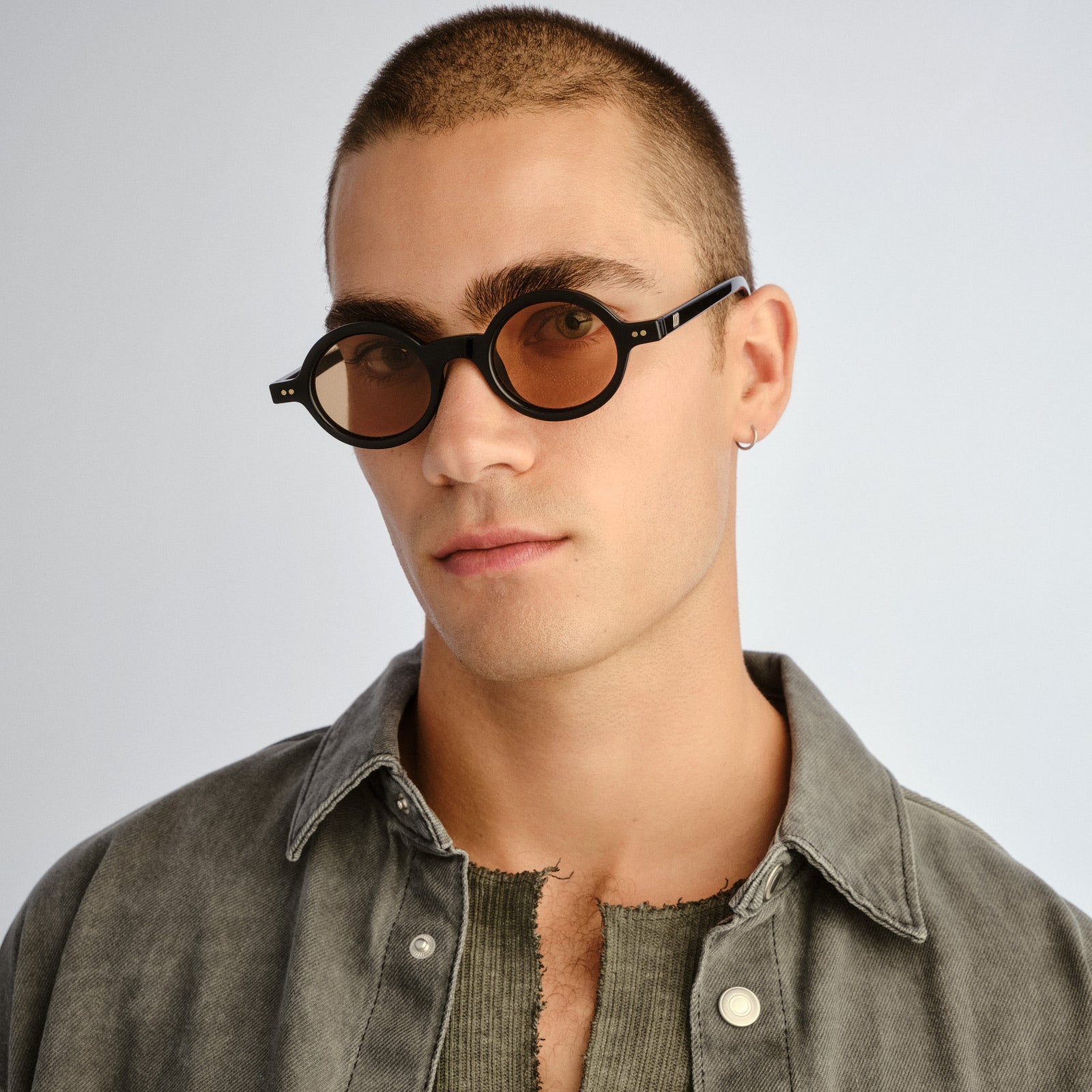 Sycophantic + Black Uni-Sex Round Sunglasses | Le Specs