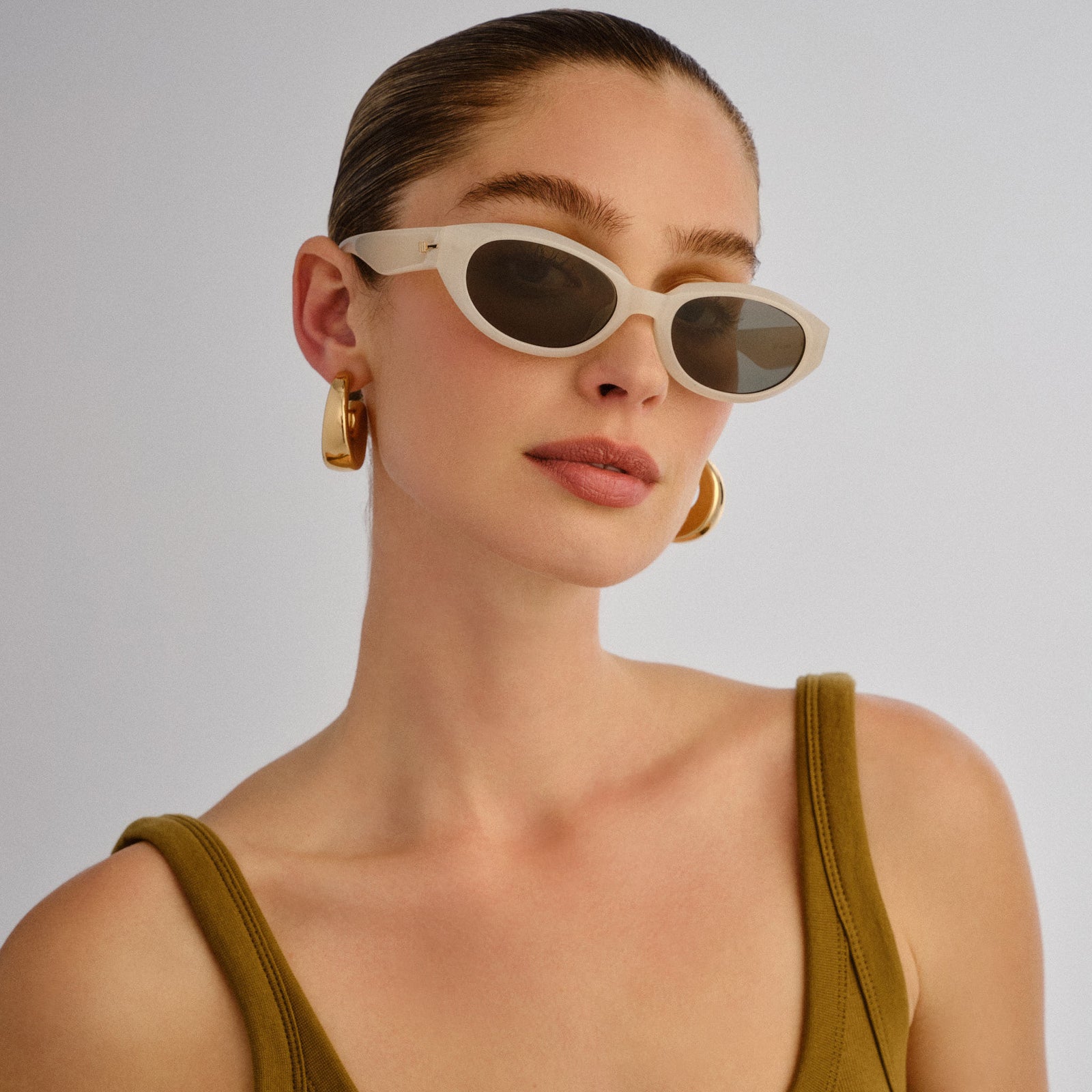 Le Bijou Milk Uni-Sex Oval Sunglasses | Le Specs