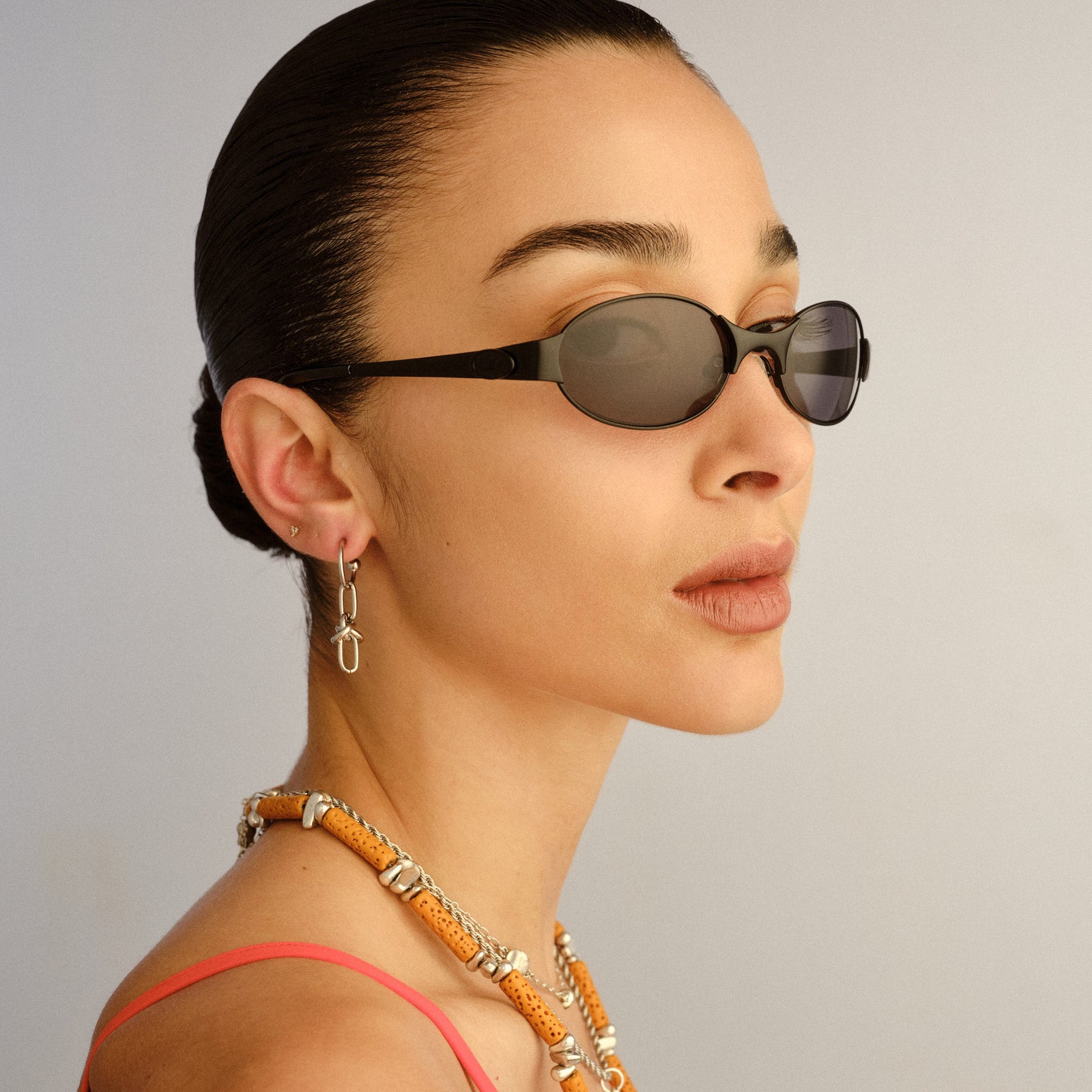 Frostbite Matte Black Uni-Sex Oval Sunglasses | Le Specs