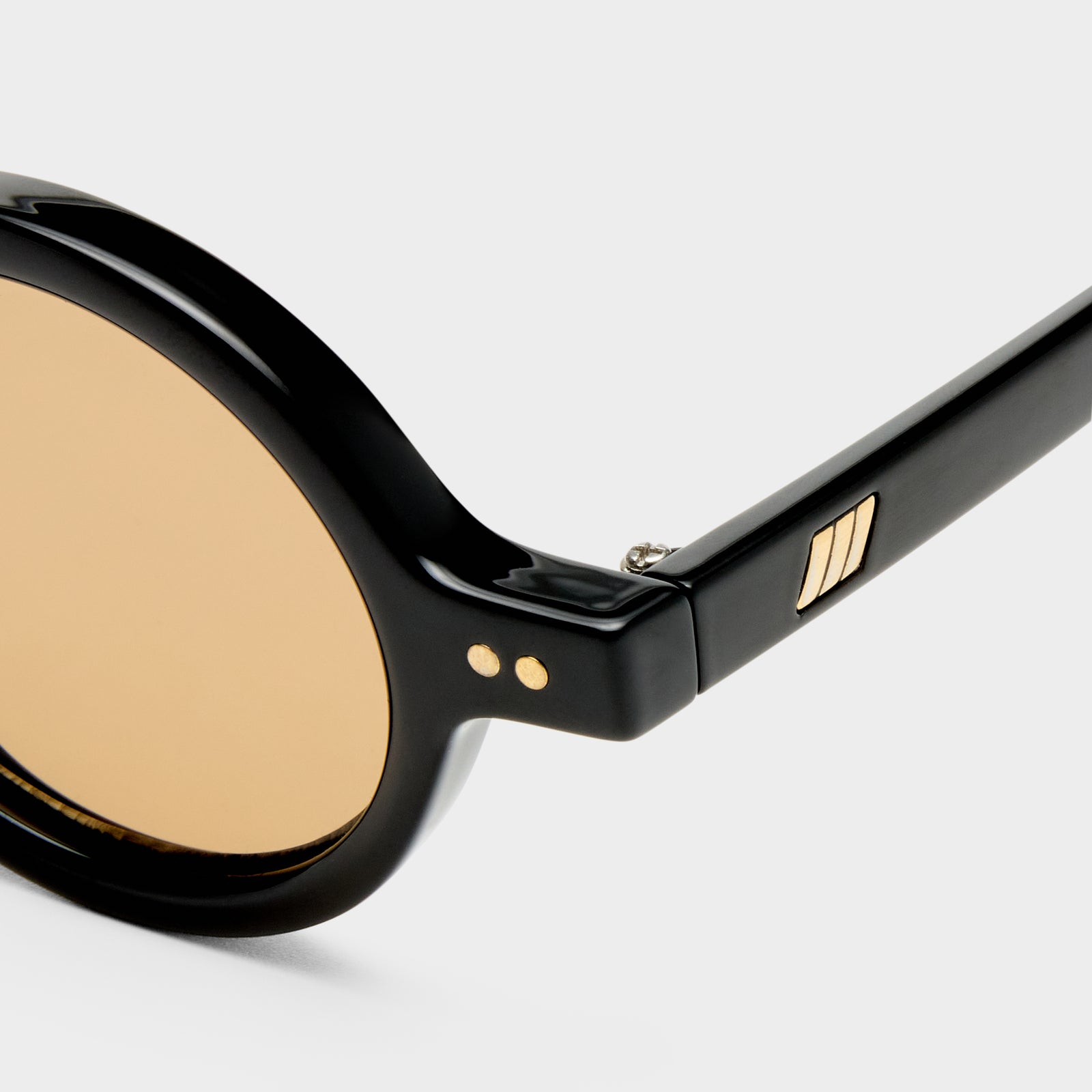 Sycophantic + Black Uni-Sex Round Sunglasses | Le Specs
