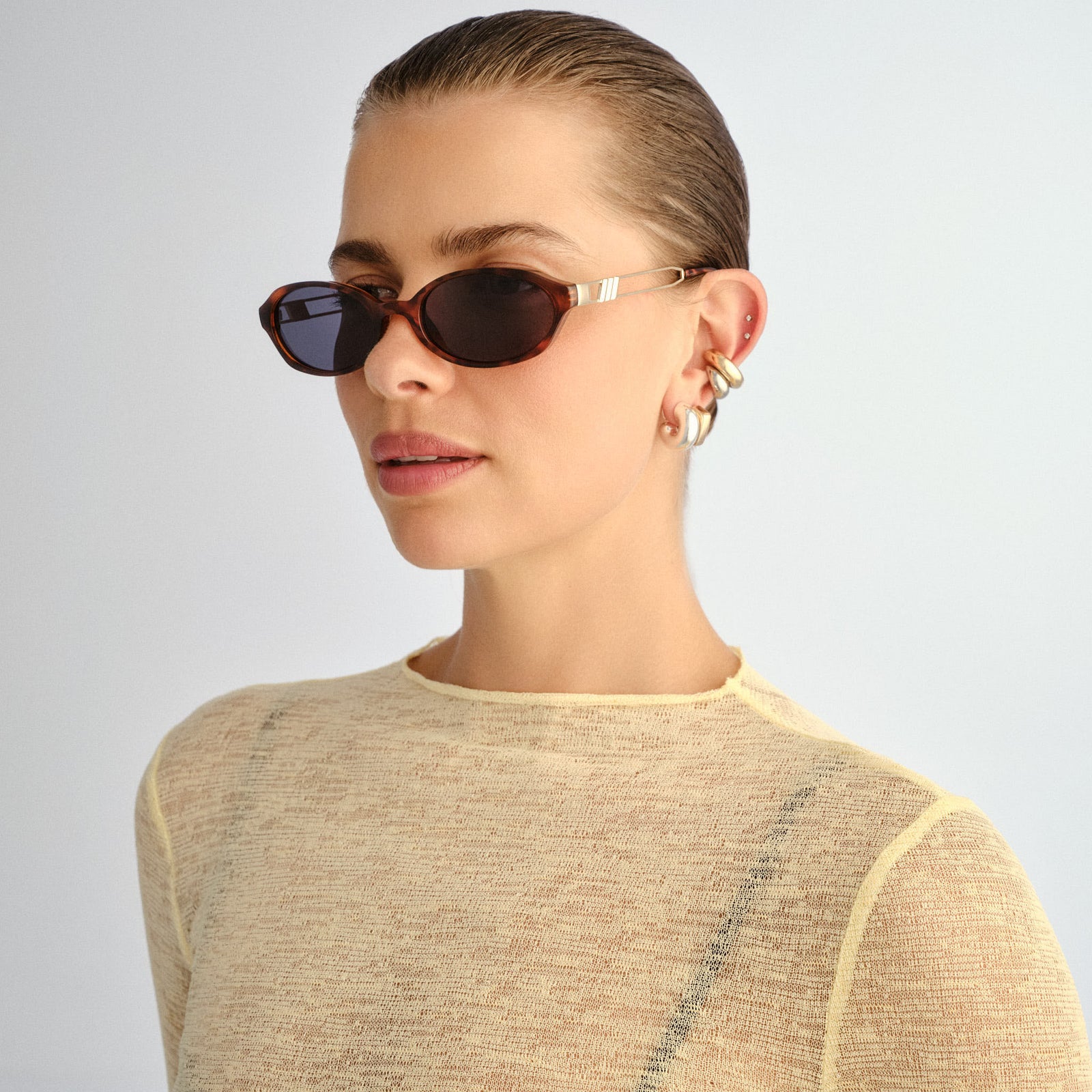 Lunita Dark Tort Female Oval Sunglasses | Le Specs