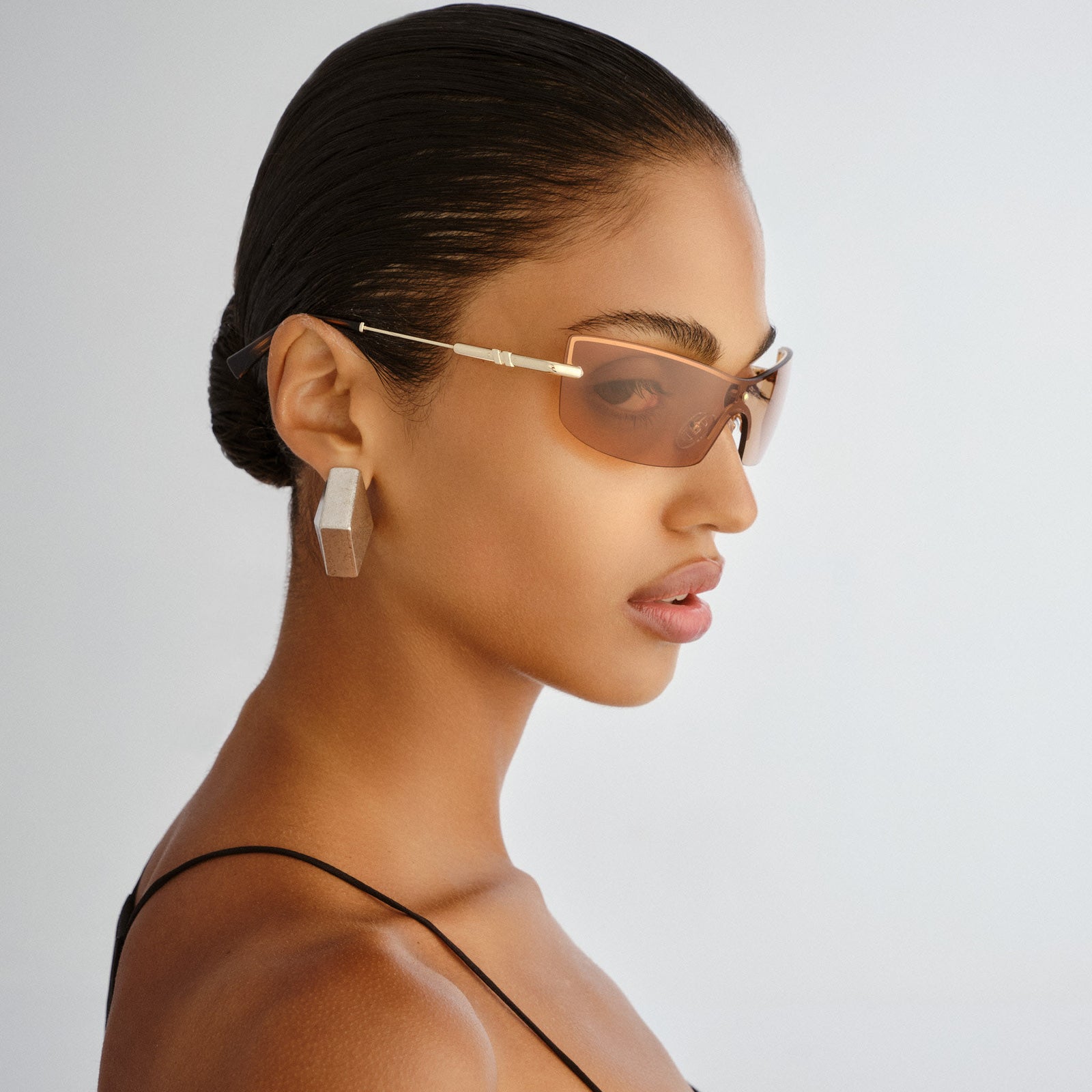 Velvetine Gold Uni-Sex Wrap Sunglasses | Le Specs