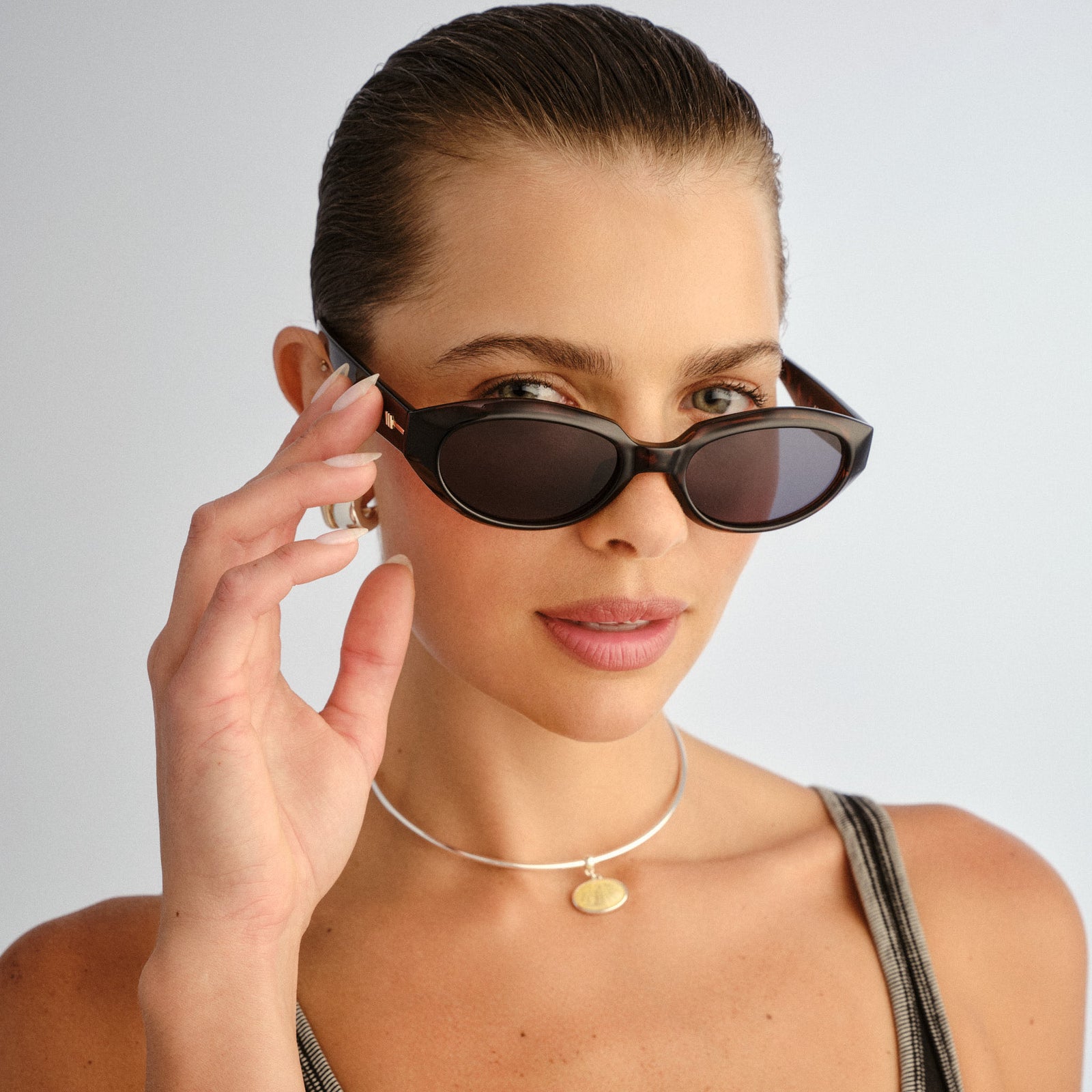 Le Bijou + Dark Tort Uni-Sex Oval Sunglasses | Le Specs