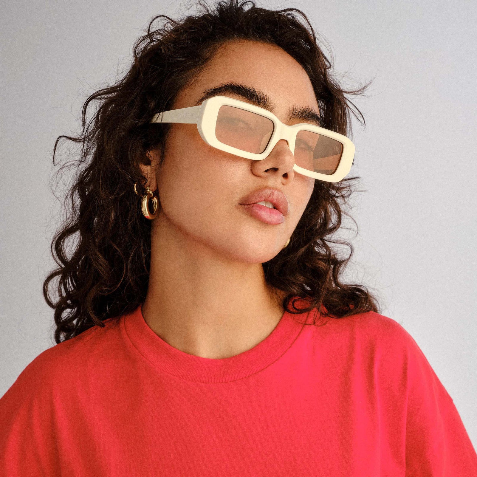 Blackpool Off White Uni-Sex Rectangle Sunglasses | Le Specs